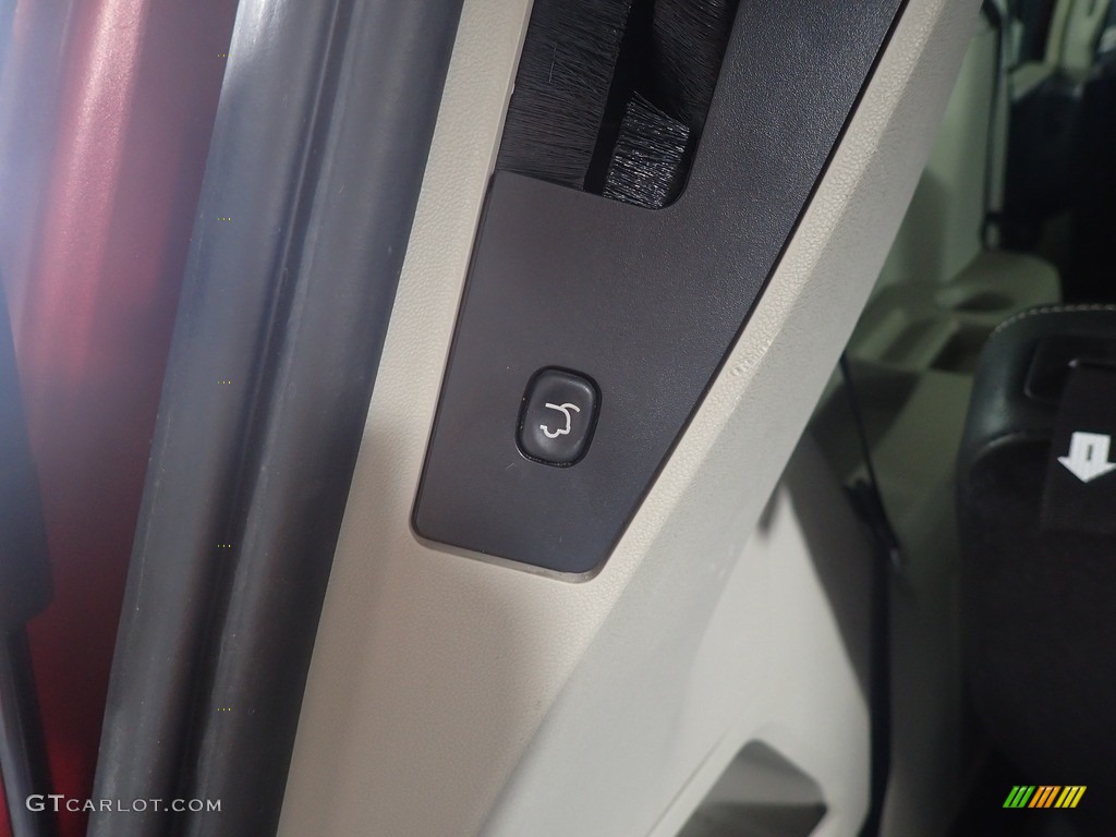 2013 Town & Country Touring - Deep Cherry Red Crystal Pearl / Black/Light Graystone photo #13