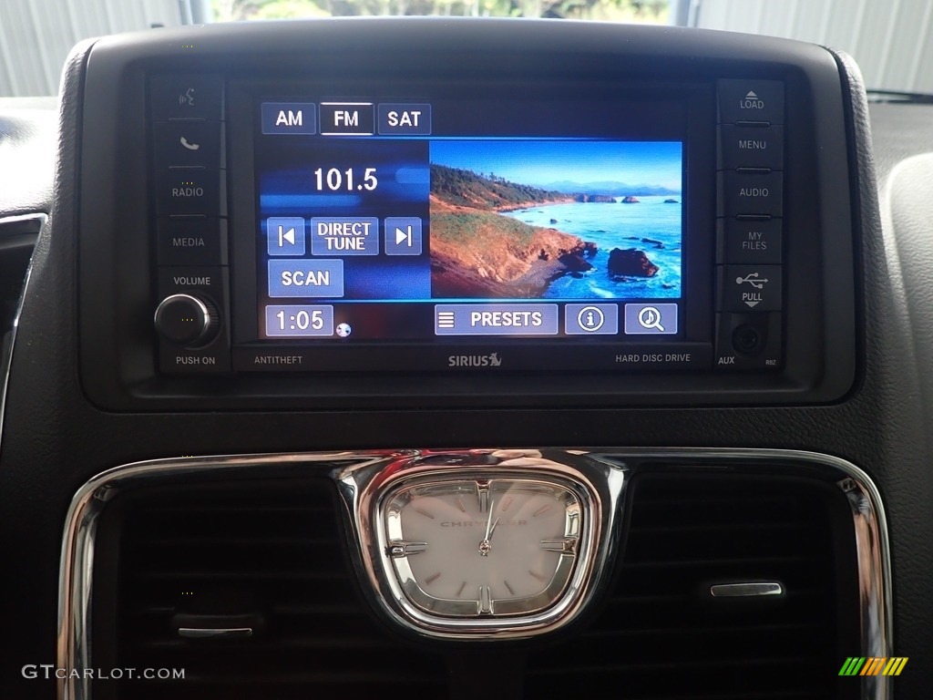 2013 Town & Country Touring - Deep Cherry Red Crystal Pearl / Black/Light Graystone photo #22