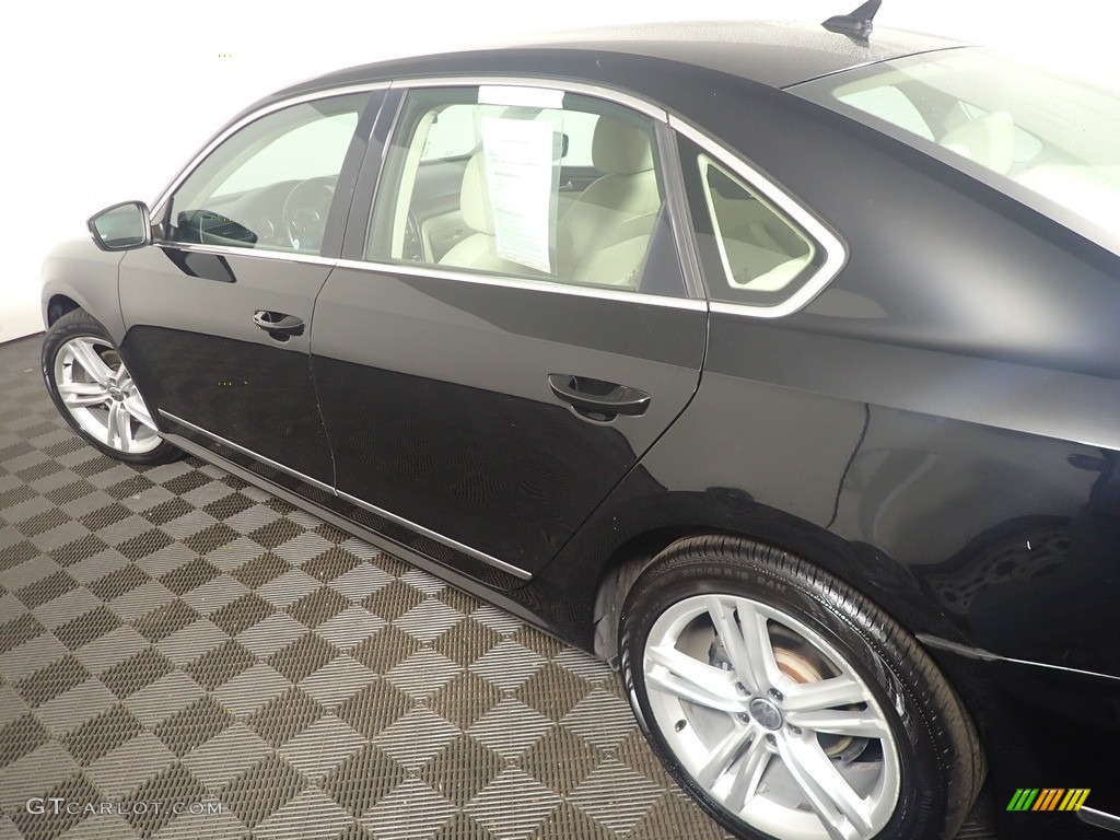 2013 Passat TDI SEL - Black / Titan Black photo #20