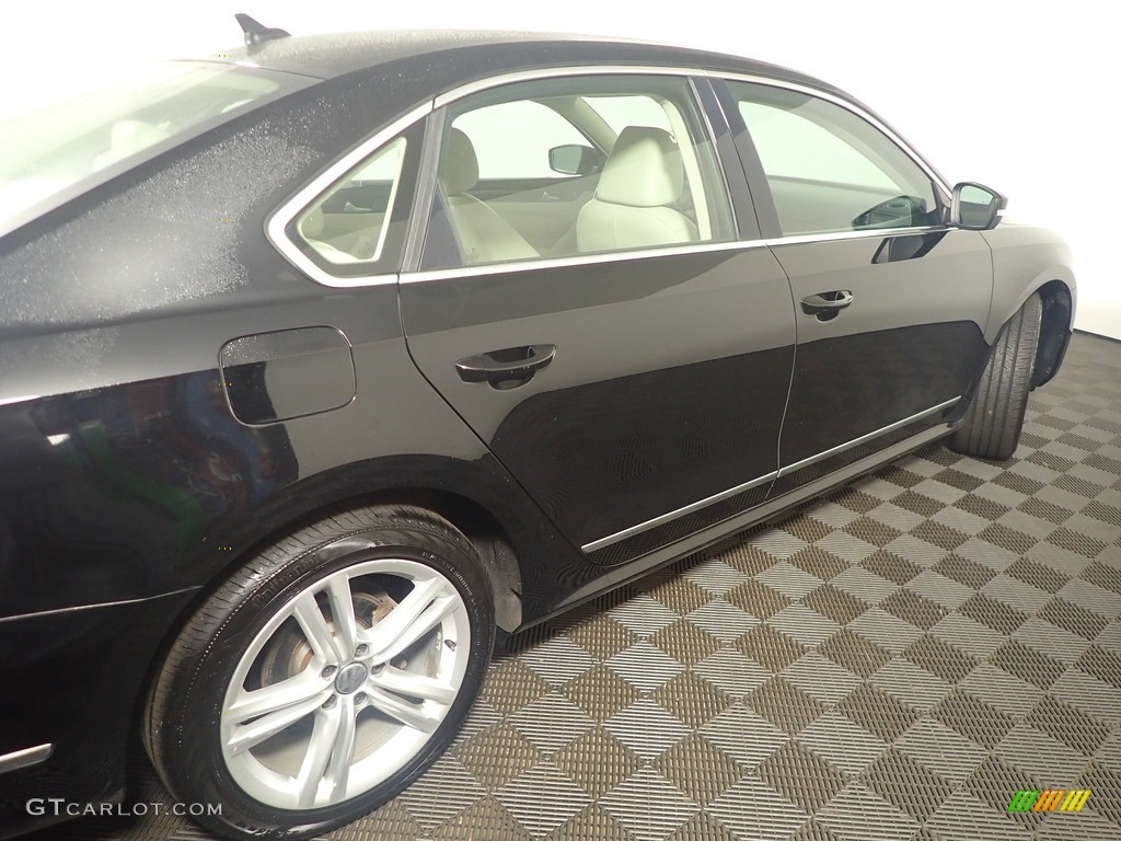 2013 Passat TDI SEL - Black / Titan Black photo #21