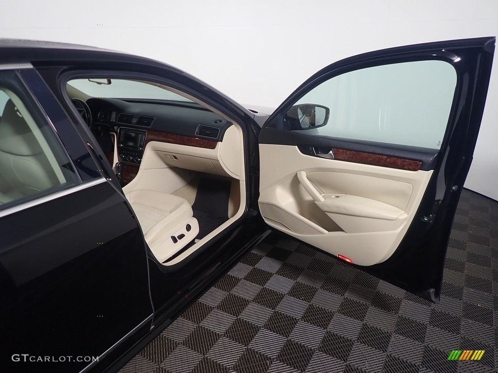 2013 Passat TDI SEL - Black / Titan Black photo #40