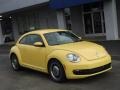 2012 Saturn Yellow Volkswagen Beetle 2.5L #143054053