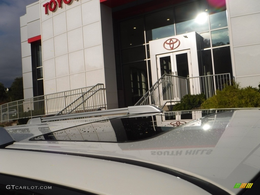 2018 4Runner Limited 4x4 - Blizzard White Pearl / Sand Beige photo #3