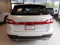 2018 White Platinum Metallic Tri-Coat Lincoln MKX Reserve AWD  photo #4