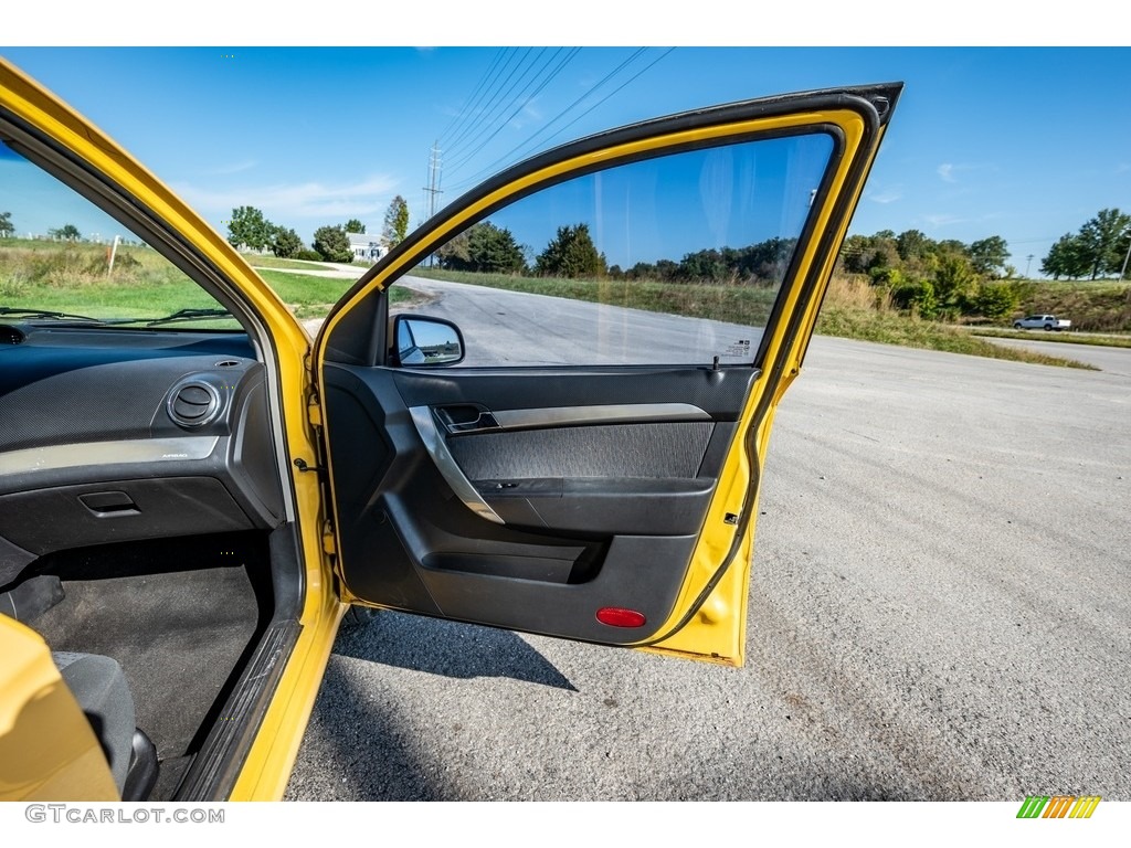 2009 Aveo LT Sedan - Summer Yellow / Charcoal photo #26