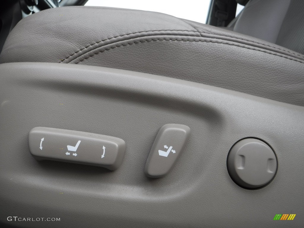 2018 4Runner Limited 4x4 - Blizzard White Pearl / Sand Beige photo #24