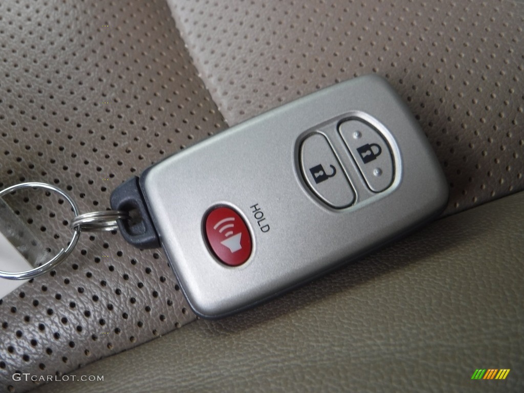 2018 4Runner Limited 4x4 - Blizzard White Pearl / Sand Beige photo #29