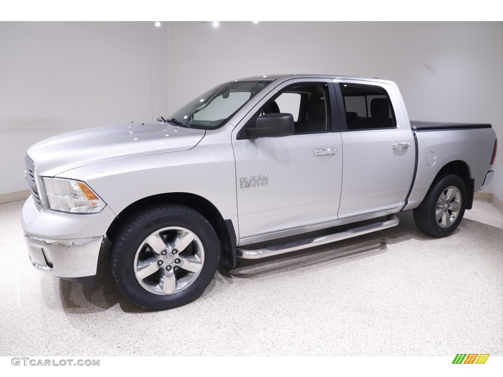2015 1500 Big Horn Crew Cab 4x4 - Bright Silver Metallic / Black/Diesel Gray photo #3