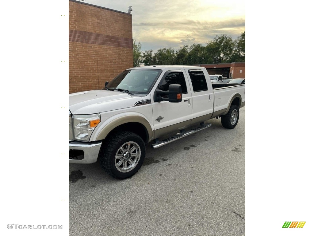 2011 F350 Super Duty Lariat Crew Cab 4x4 - Oxford White / Black photo #1