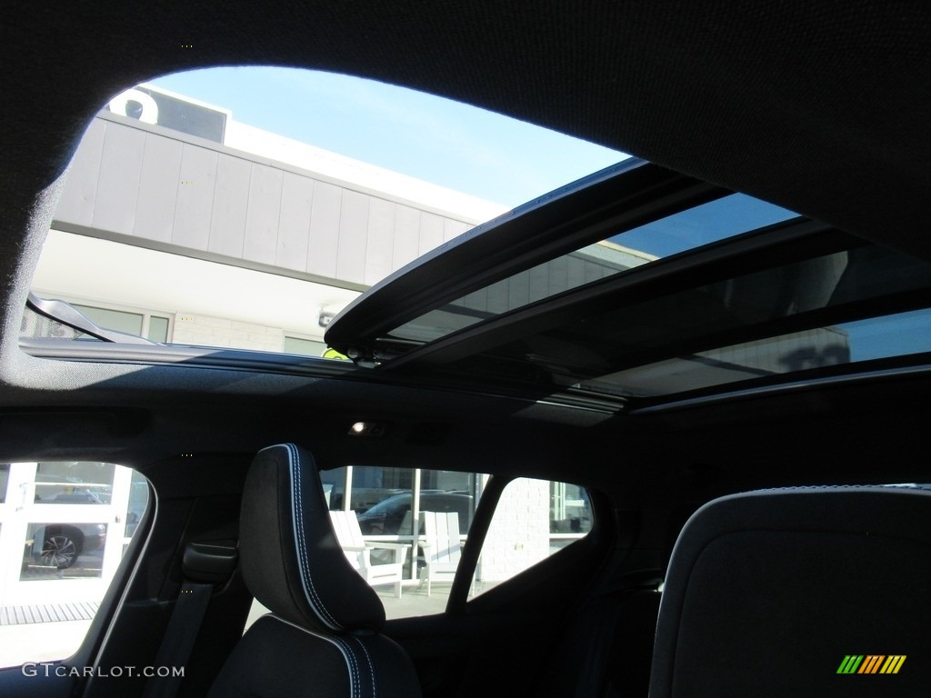 2021 XC40 T4 R-Design - Crystal White Metallic / Charcoal photo #11