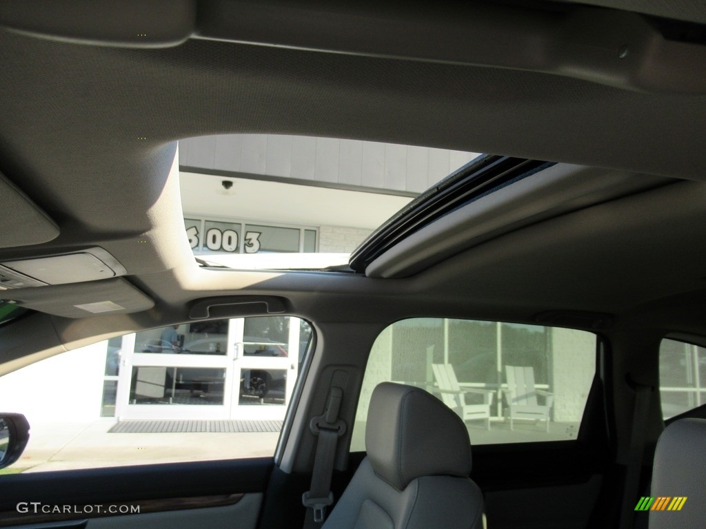 2017 CR-V Touring - White Diamond Pearl / Ivory photo #11