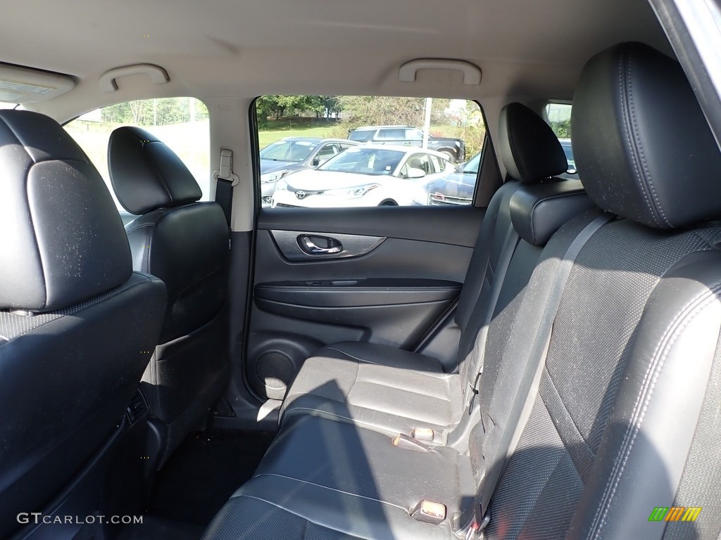 2015 Rogue SL AWD - Super Black / Charcoal photo #17