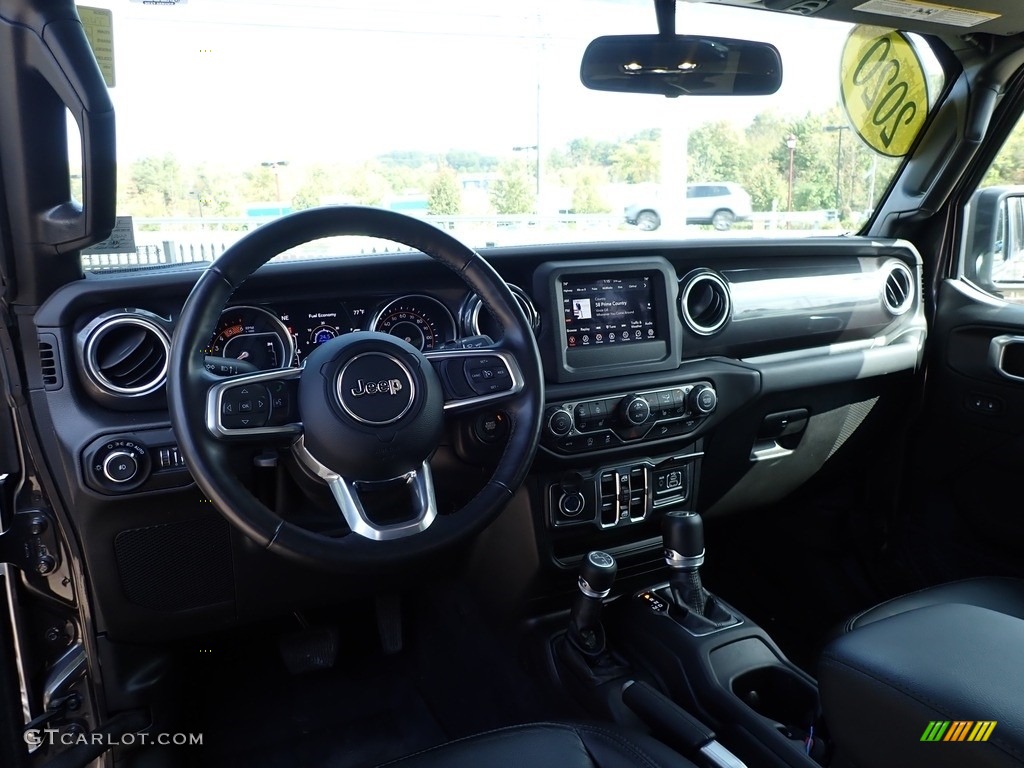 2020 Jeep Wrangler Unlimited Altitude 4x4 Dashboard Photos