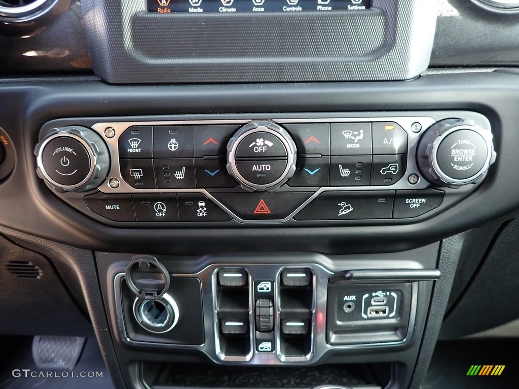 2020 Jeep Wrangler Unlimited Altitude 4x4 Controls Photo #143062637