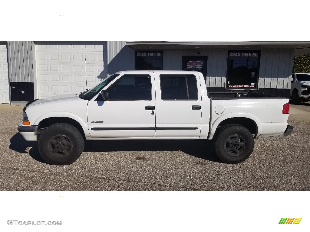 2001 S10 LS Crew Cab 4x4 - Summit White / Graphite photo #2