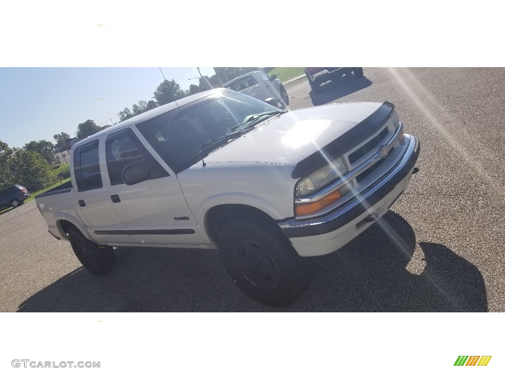 2001 S10 LS Crew Cab 4x4 - Summit White / Graphite photo #24