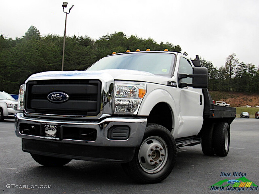 2016 F350 Super Duty XL Regular Cab Chassis 4x4 - Oxford White / Steel photo #1