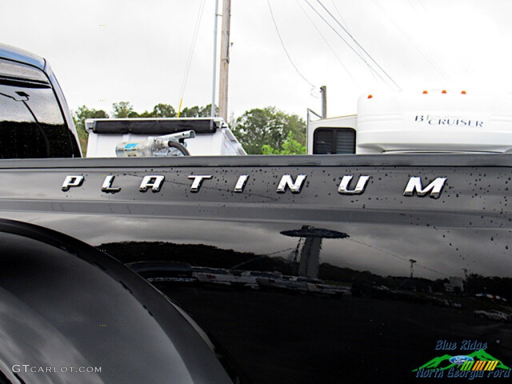 2016 F450 Super Duty Platinum Crew Cab 4x4 - Shadow Black / Pecan photo #41