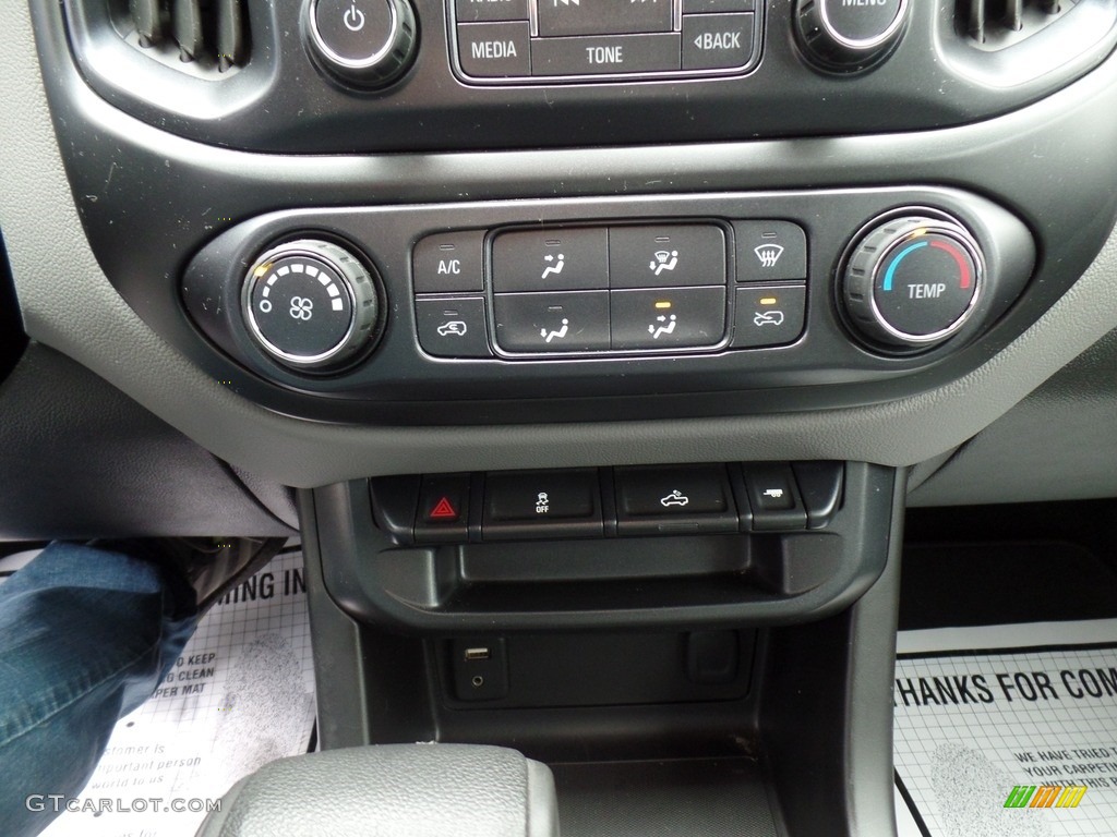 2016 Chevrolet Colorado WT Extended Cab Controls Photos