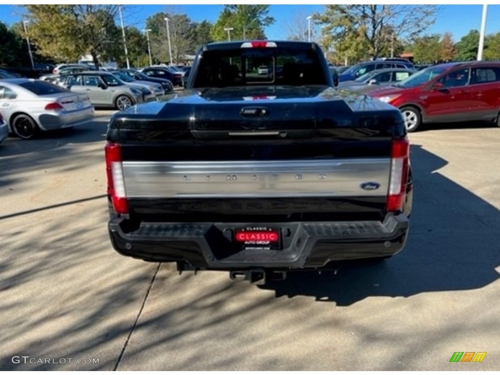 2019 F450 Super Duty Limited Crew Cab 4x4 - Agate Black / Camelback photo #3