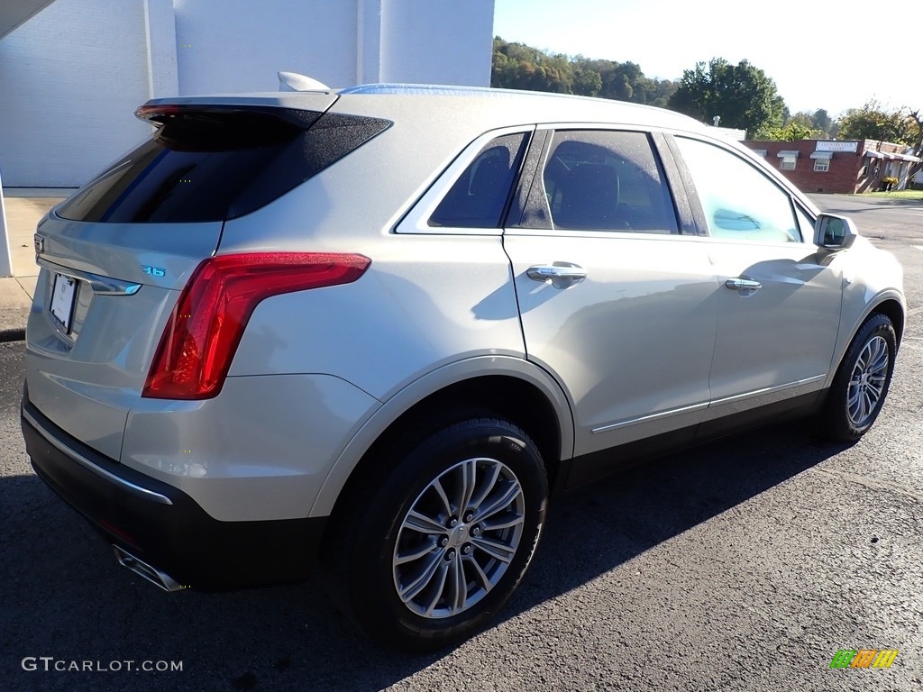 2017 XT5 Luxury AWD - Silver Coast Metallic / Sahara Beige photo #3