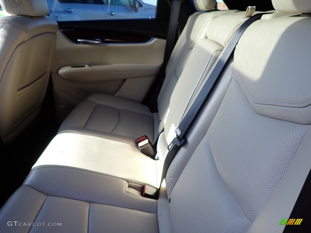 2017 XT5 Luxury AWD - Silver Coast Metallic / Sahara Beige photo #12