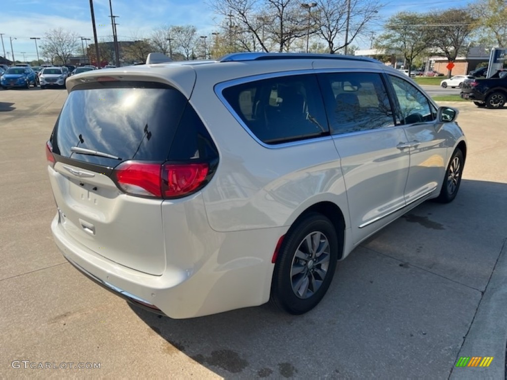 2019 Pacifica Touring L Plus - Luxury White Pearl / Cognac/Alloy photo #2