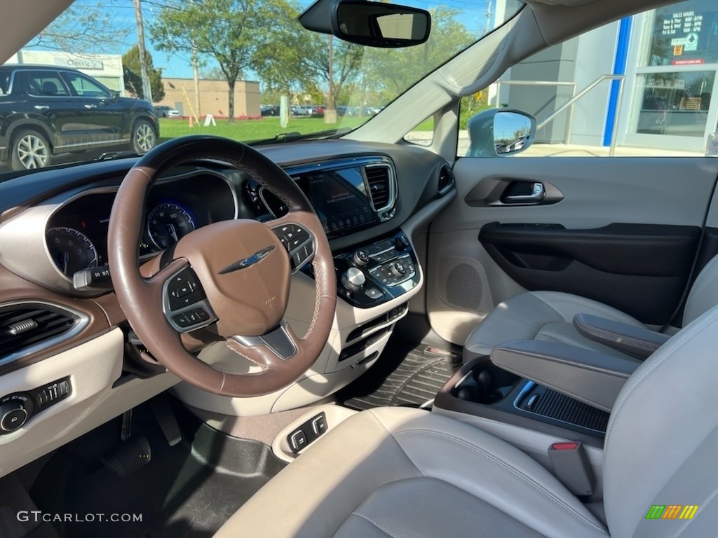 2019 Pacifica Touring L Plus - Luxury White Pearl / Cognac/Alloy photo #3