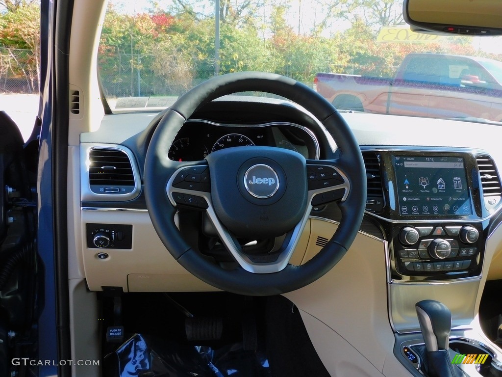 2021 Jeep Grand Cherokee Limited 4x4 Light Frost Beige/Black Steering Wheel Photo #143086615