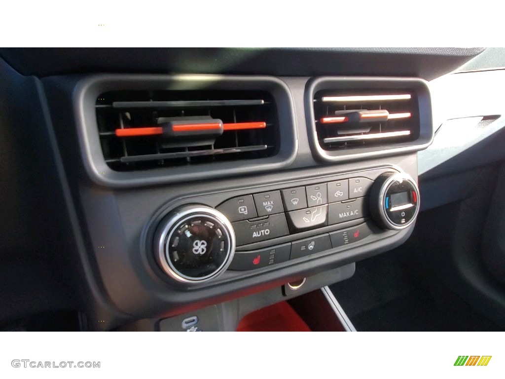 2022 Ford Maverick XLT AWD Controls Photo #143088731