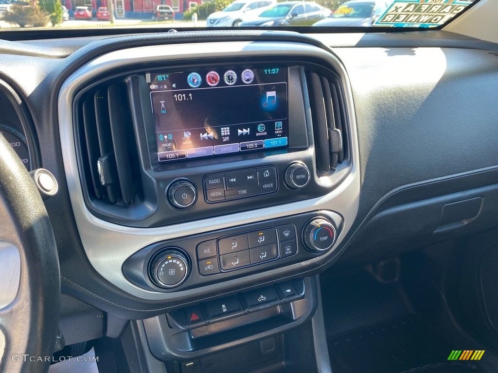 2017 GMC Canyon SLE Crew Cab 4x4 Controls Photo #143090162