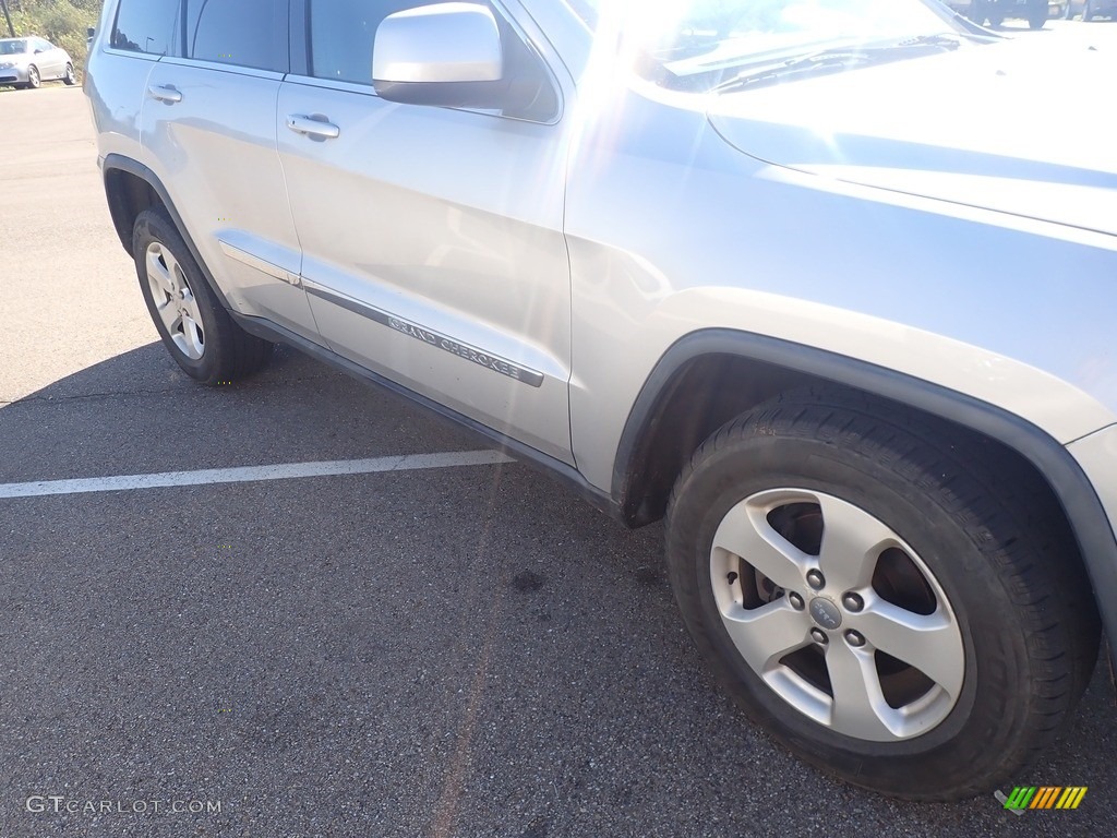 2012 Grand Cherokee Laredo 4x4 - Bright Silver Metallic / Black photo #3