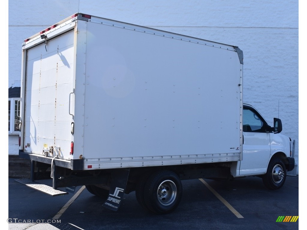 2012 Savana Cutaway 3500 Commercial Moving Truck - Summit White / Medium Pewter photo #2
