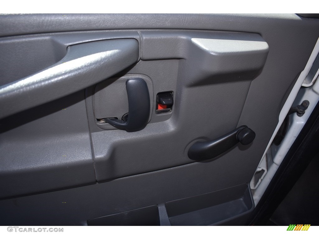 2012 Savana Cutaway 3500 Commercial Moving Truck - Summit White / Medium Pewter photo #8