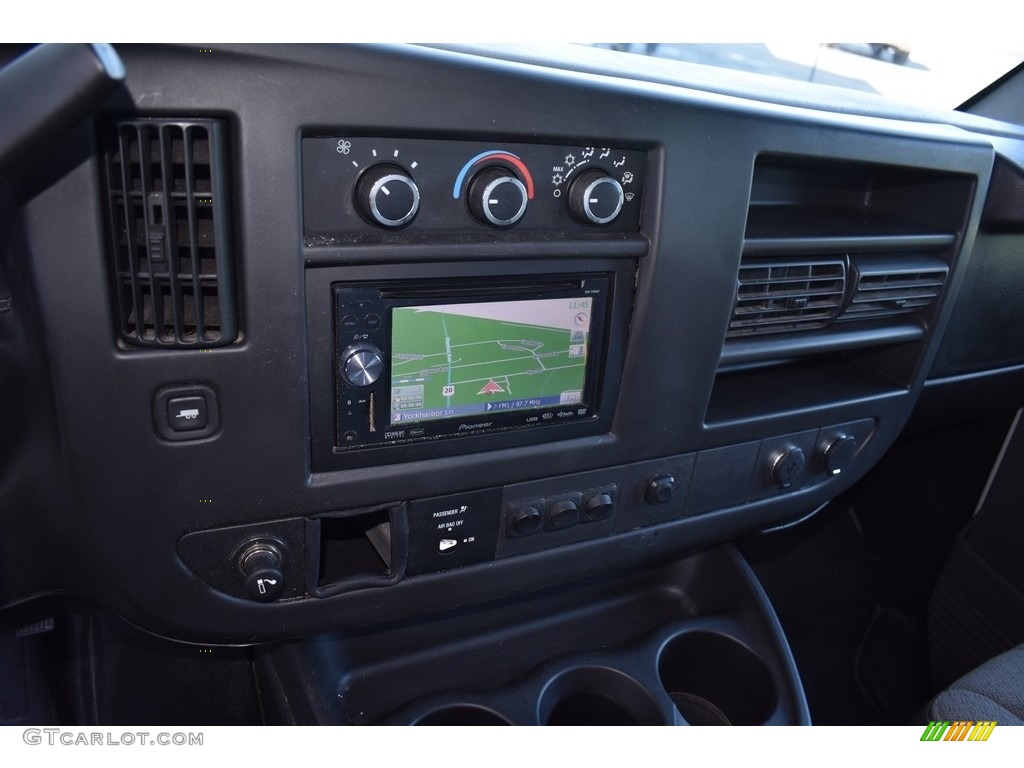 2012 Savana Cutaway 3500 Commercial Moving Truck - Summit White / Medium Pewter photo #11