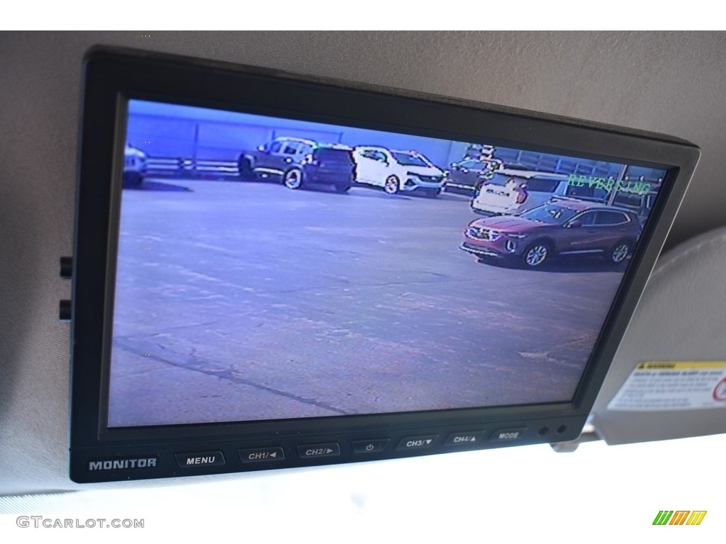 2012 Savana Cutaway 3500 Commercial Moving Truck - Summit White / Medium Pewter photo #13