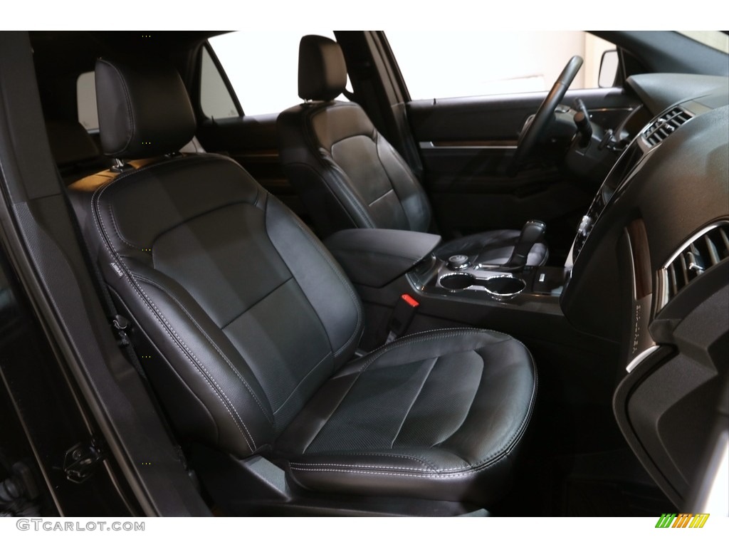2019 Explorer Limited 4WD - Agate Black / Medium Black photo #16