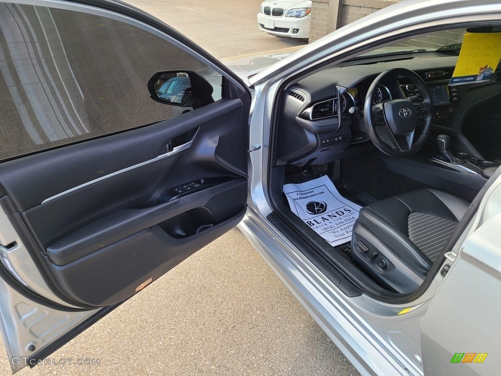 2019 Camry SE - Celestial Silver Metallic / Black photo #3