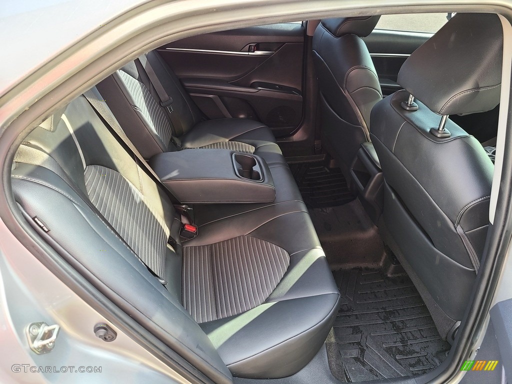 2019 Camry SE - Celestial Silver Metallic / Black photo #33