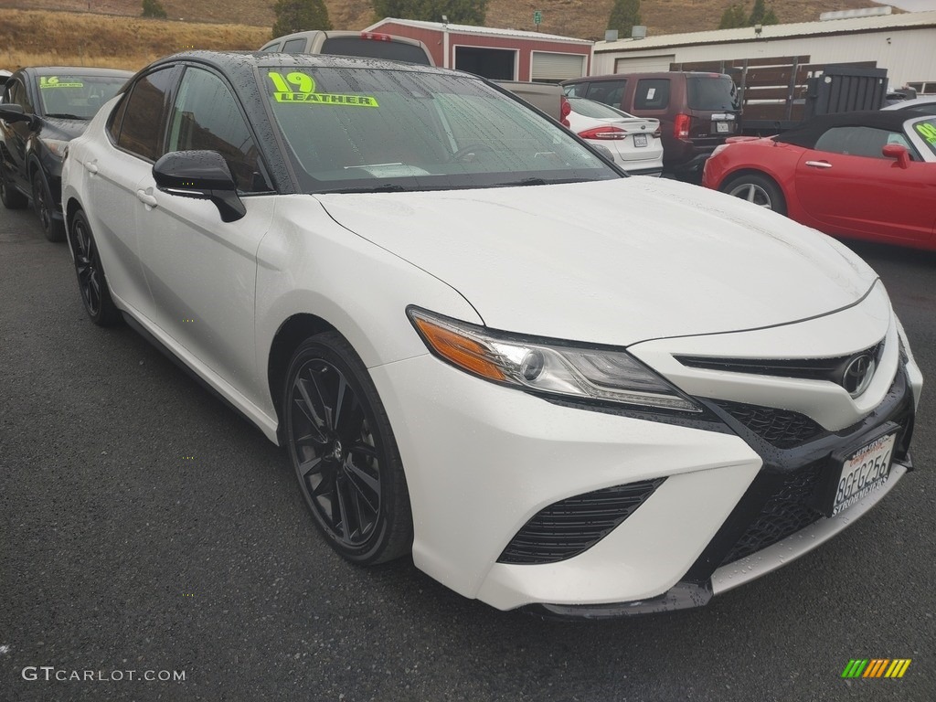2019 Camry XSE - Wind Chill Pearl / Red photo #1