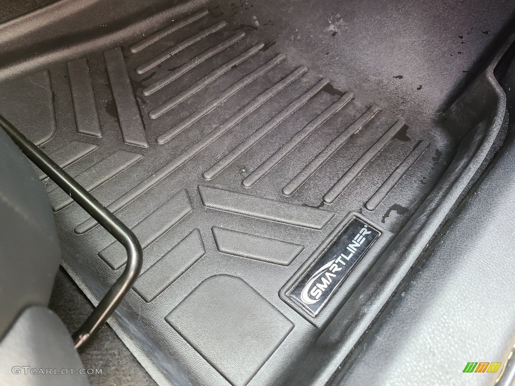2019 Camry SE - Celestial Silver Metallic / Black photo #37