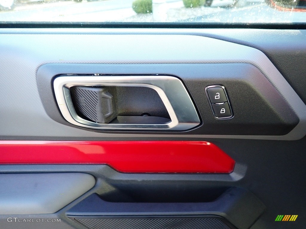 2021 Ford Bronco Base 4x4 2-Door Door Panel Photos