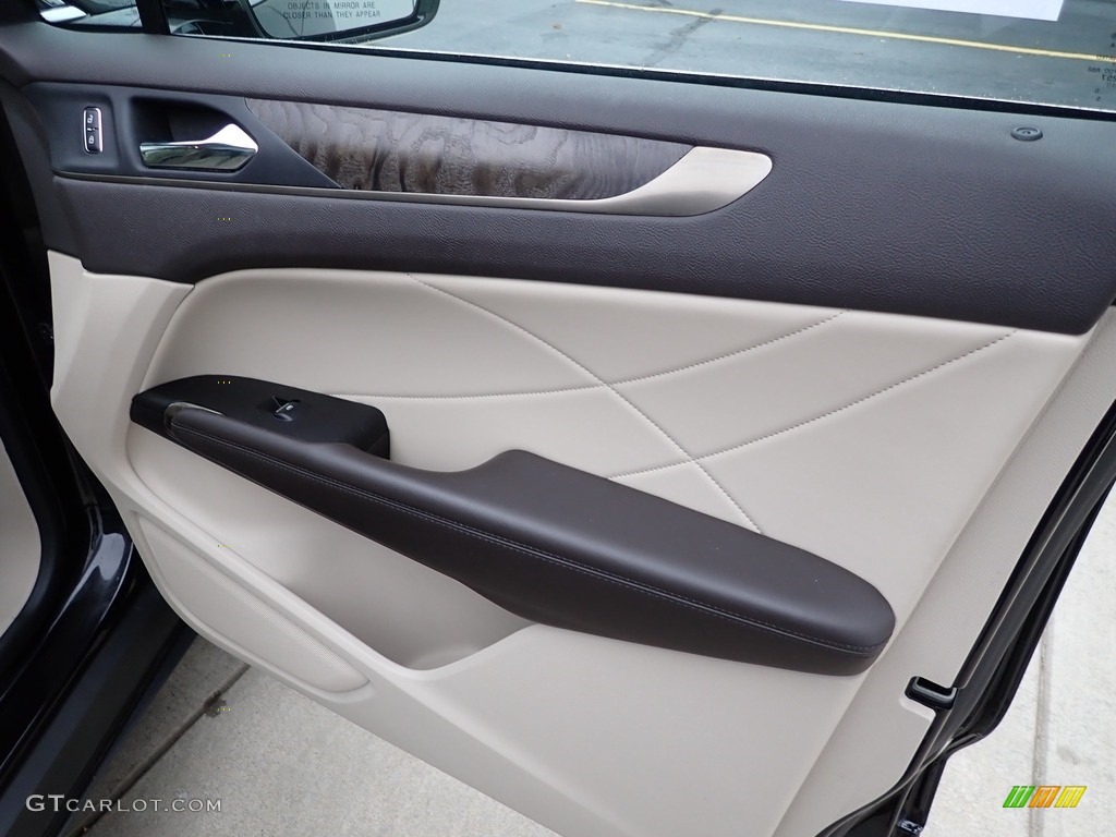 2019 Lincoln MKC Reserve AWD Cappuccino Door Panel Photo #143102771