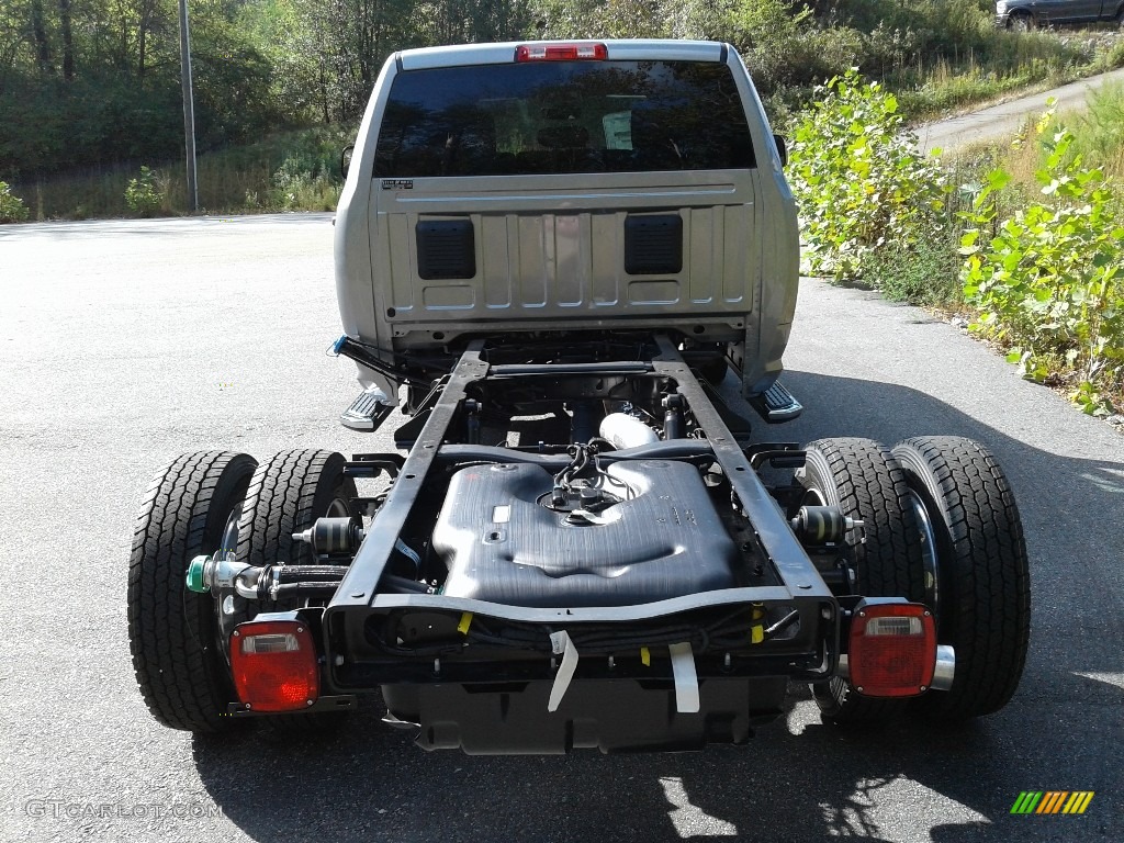 2022 4500 SLT Crew Cab 4x4 Chassis - Billet Silver Metallic / Black/Diesel Gray photo #7