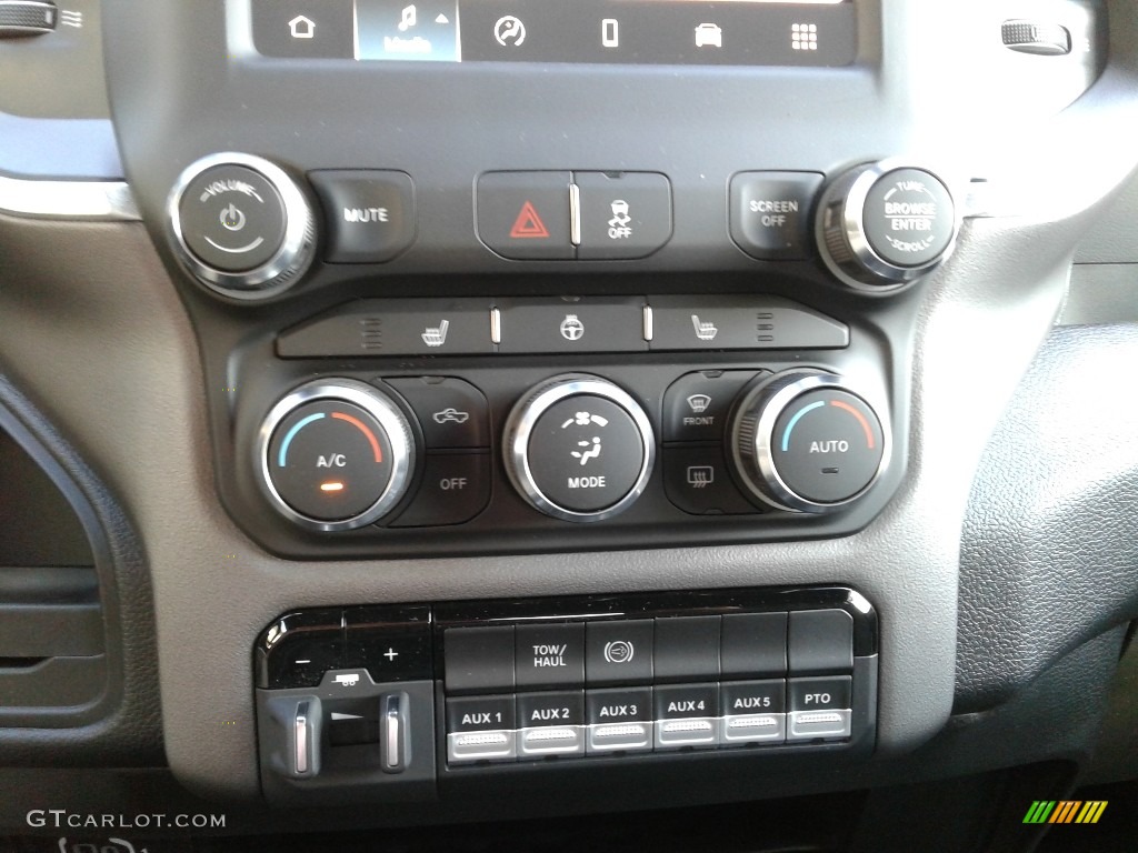 2022 Ram 4500 SLT Crew Cab 4x4 Chassis Controls Photo #143106998
