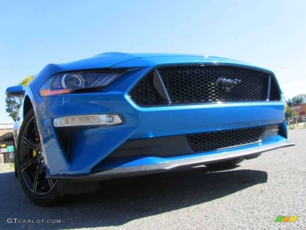2019 Mustang GT Premium Fastback - Velocity Blue / Ebony photo #2