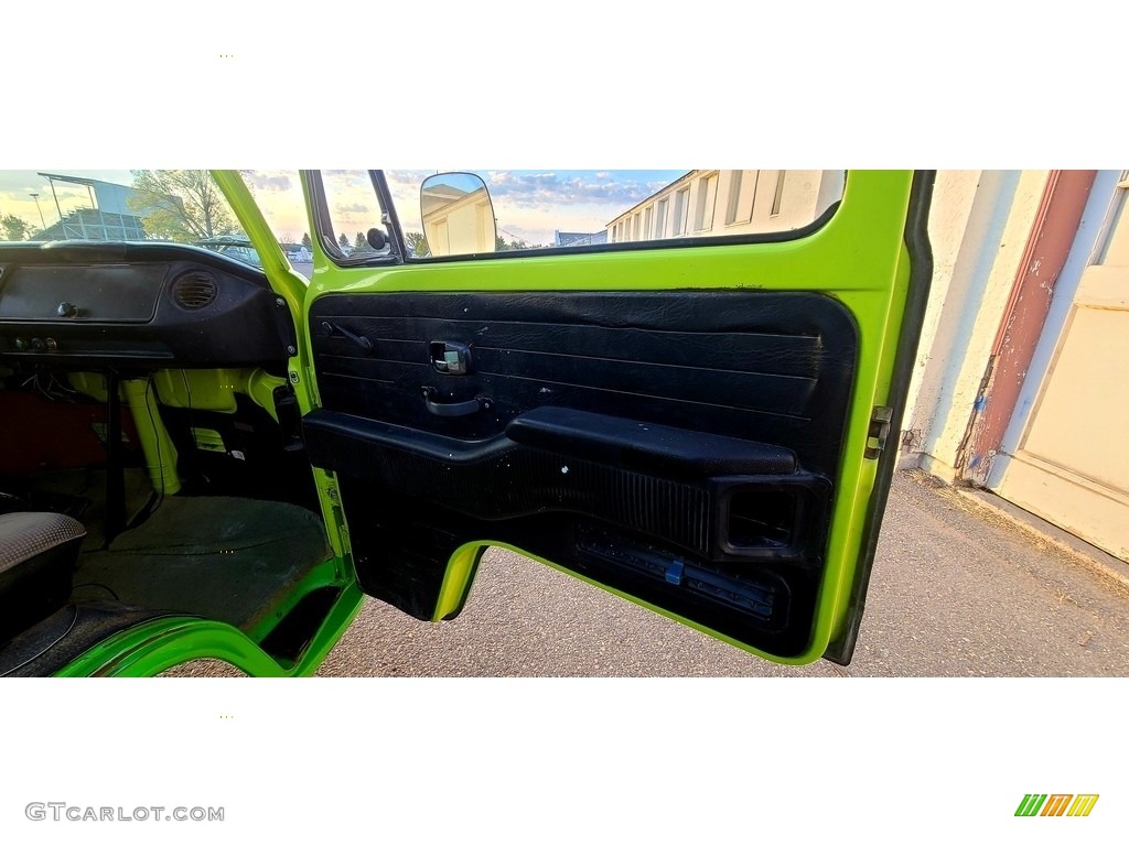 1973 Volkswagen Bus T2 Station Wagon Black Door Panel Photo #143108737