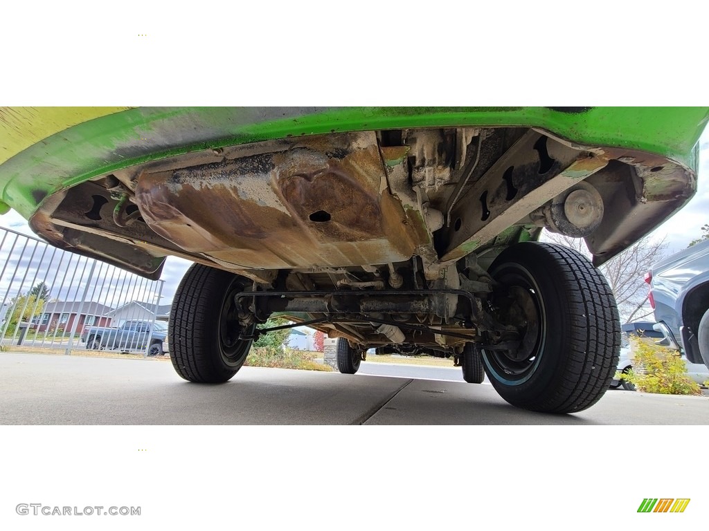 1973 Volkswagen Bus T2 Station Wagon Undercarriage Photos