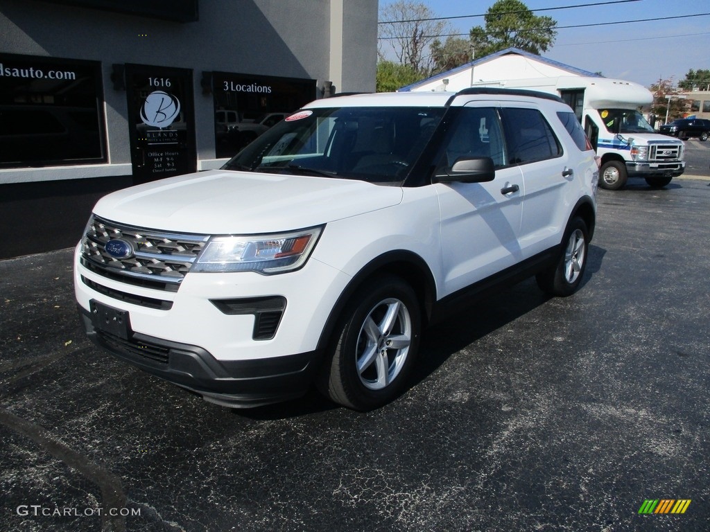 2018 Explorer FWD - Oxford White / Medium Stone photo #2
