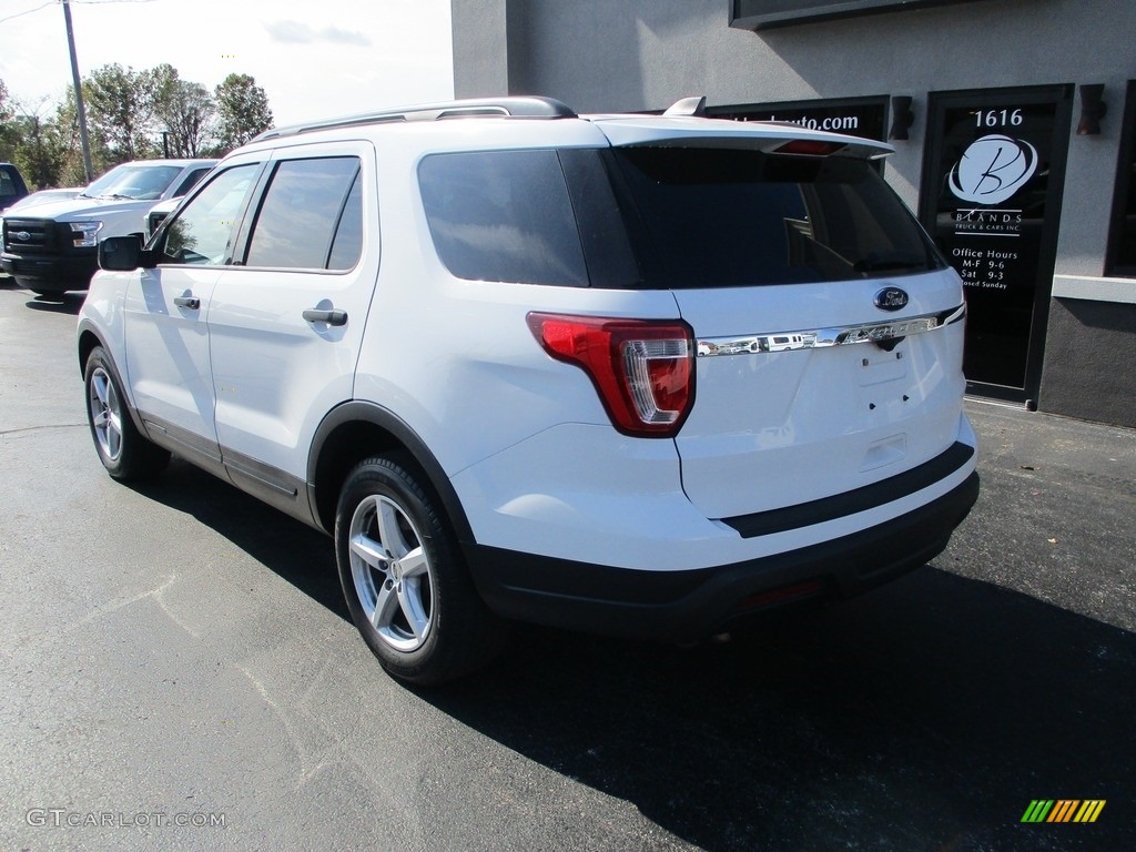 2018 Explorer FWD - Oxford White / Medium Stone photo #3